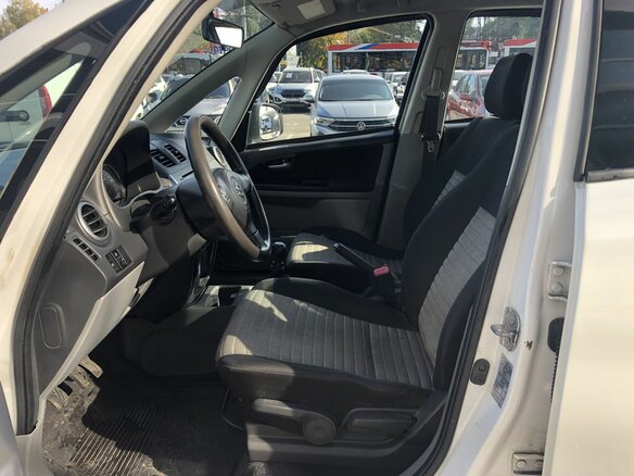 2010 Suzuki SX4 I (Classic) Рестайлинг, белый - вид 8
