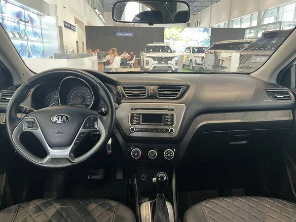 2016 Kia Rio III Рестайлинг, белый - вид 14