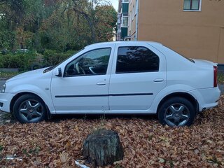 2014 Renault Logan I Рестайлинг, белый, 270000 рублей, вид 4