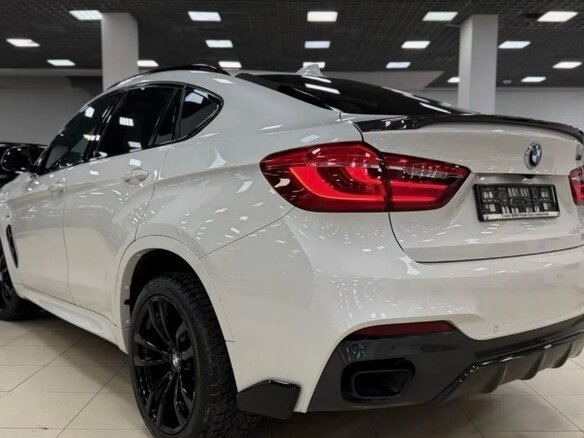 2017 BMW X6 M50d II (F16), белый, 3200000 рублей - вид 2