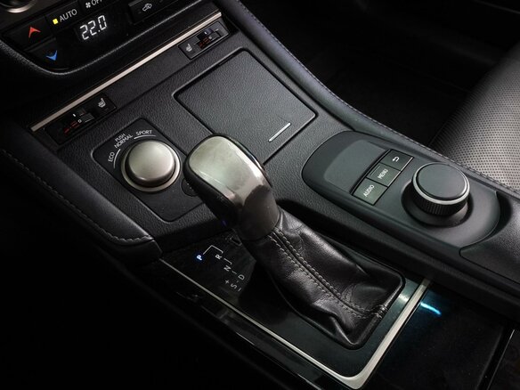 2016 Lexus ES 250 VI Рестайлинг, чёрный, 1961000 рублей - вид 15