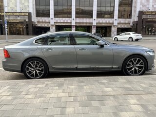 2020 Volvo S90 II, серебристый, 3470000 рублей, вид 4