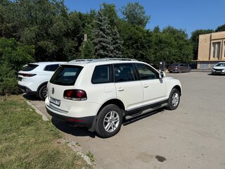 2008 Volkswagen Touareg I Рестайлинг, белый, 1700000 рублей, вид 4