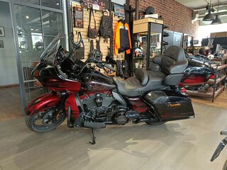 2022 Harley-Davidson CVO Road Glide, чёрный, 2490000 рублей, вид 4