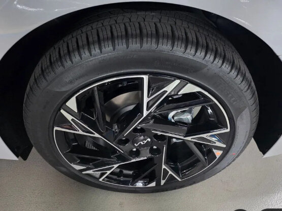 2026 Kia K5 III Рестайлинг, серый, 3400000 рублей - вид 10