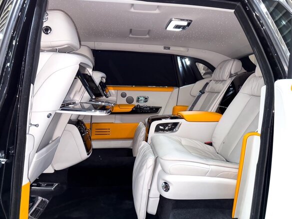 2023 Rolls-Royce Phantom Extended VIII Рестайлинг (Series II), чёрный, 47800000 рублей - вид 30