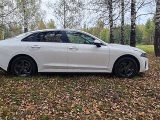 2021 Kia K5 III, белый, 1850000 рублей, вид 3