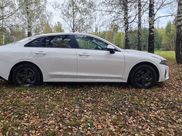 2021 Kia K5 III, белый, 1850000 рублей - вид 2