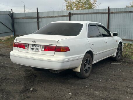 2000 Toyota Camry IV (XV20) Рестайлинг, белый, 389000 рублей, вид 5