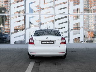 2011 Skoda Octavia II (A5) Рестайлинг, белый, 850000 рублей, вид 4