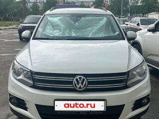 2015 Volkswagen Tiguan I Рестайлинг, белый, 1850000 рублей, вид 1