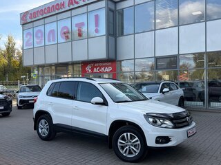 2011 Volkswagen Tiguan I Рестайлинг, белый, 1080000 рублей, вид 1