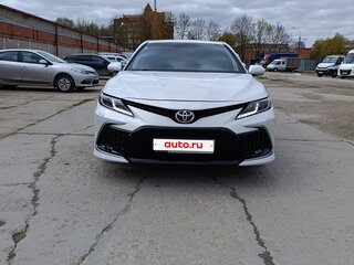 2021 Toyota Camry VIII (XV70) Рестайлинг, белый, 3550000 рублей, вид 3