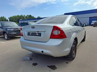 2009 Ford Focus II Рестайлинг, серебристый, 370000 рублей, вид 3