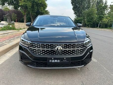 2022 Volkswagen Lavida III Рестайлинг, чёрный, 1865000 рублей, вид 2