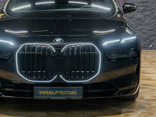 2025 BMW 7 серии 740i xDrive VII (G70), чёрный, 15750000 рублей, вид 3