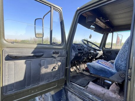 2000 ГАЗ 3307, зелёный, 200000 рублей, вид 3