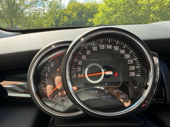2019 Mini Hatch Cooper III (F55/F56) Рестайлинг, красный, 2280000 рублей - вид 7