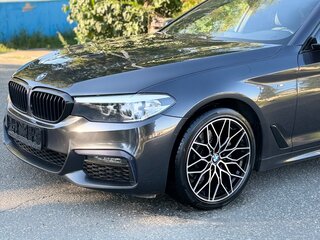 2019 BMW 5 серии 520d xDrive VII (G30/G31/G38), серый, 3090000 рублей, вид 2