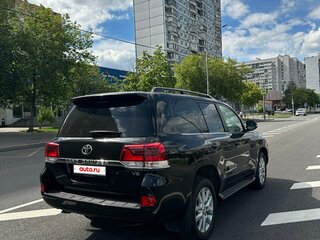 2016 Toyota Land Cruiser 200 Series Рестайлинг 2, чёрный, 6499000 рублей, вид 4