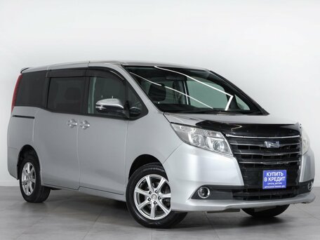 Toyota Noah III (R80)