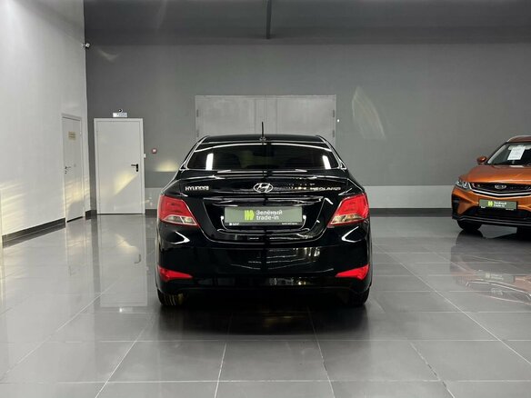 2014 Hyundai Solaris I Рестайлинг, чёрный, 930000 рублей - вид 3