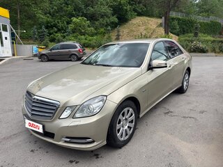 2011 Mercedes-Benz E-Класс 200 5G-Tronic IV (W212, S212, C207), бежевый, 1725000 рублей, вид 3
