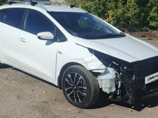 2017 Kia Ceed II Рестайлинг, белый, 760000 рублей, вид 2