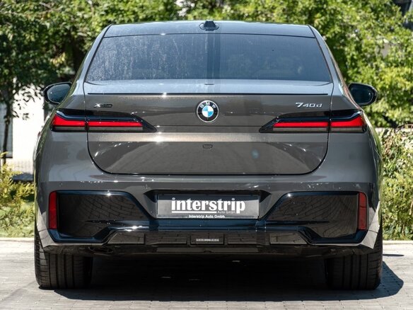 2025 BMW 7 серии 740d xDrive VII (G70), серый - вид 4