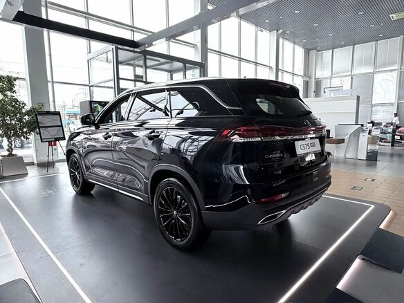 2026 Changan CS75 Pro, чёрный, 3055000 рублей - вид 2