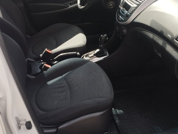 2015 Hyundai Solaris I Рестайлинг, белый, 515000 рублей - вид 9