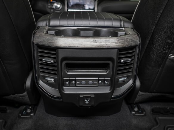 2026 Ram 1500 Crew Cab eTorque V Рестайлинг, чёрный, 11300000 рублей - вид 31