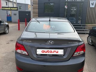 2013 Hyundai Solaris I, серый, 650000 рублей, вид 3
