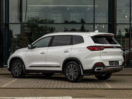 2023 Chery Tiggo 8 I Рестайлинг, белый, 1795000 рублей, вид 4