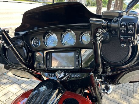 2017 Harley-Davidson CVO Street Glide, чёрный, 2350000 рублей, вид 4