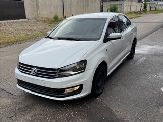 2017 Volkswagen Polo V Рестайлинг, белый, 550000 рублей, вид 3