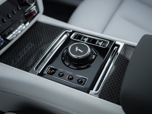 2026 Rolls-Royce Ghost Black Badge II Рестайлинг (Series II), серый, 60400000 рублей - вид 30