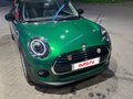 2020 Mini Hatch Cooper III (F55/F56) Рестайлинг, зелёный - вид 1