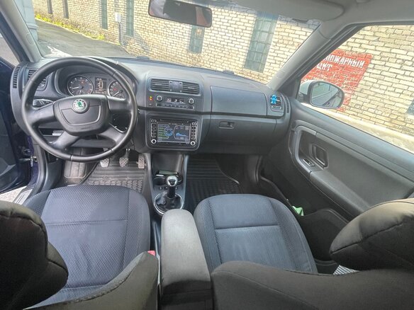 2010 Skoda Fabia II Рестайлинг, синий, 540000 рублей - вид 9
