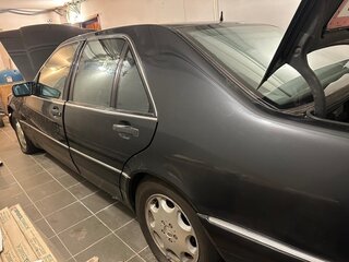 1996 Mercedes-Benz S-Класс 500 III (W140) Рестайлинг, чёрный, 2000000 рублей, вид 5
