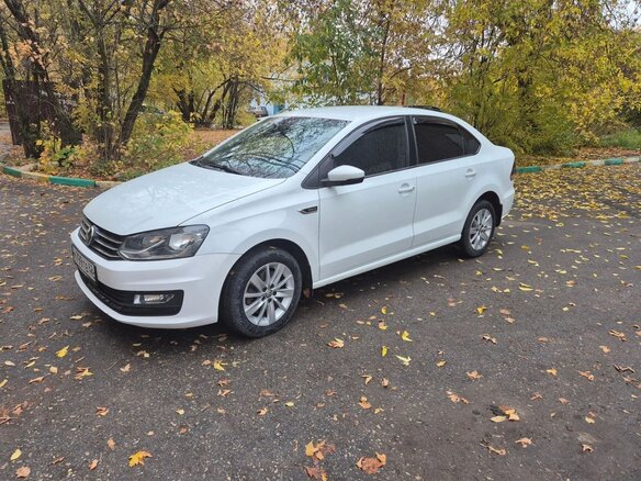 2019 Volkswagen Polo V Рестайлинг, белый, 920000 рублей