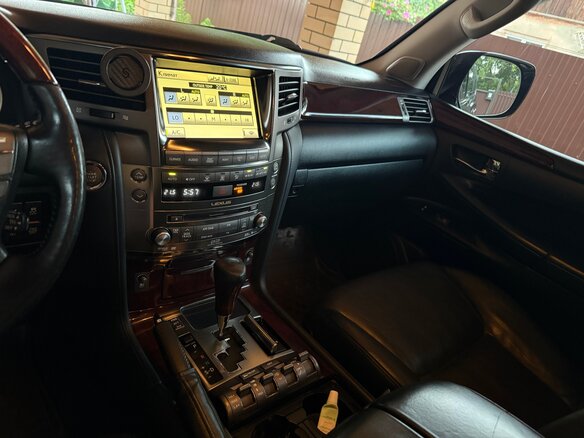 2011 Lexus LX 570 III, чёрный, 3050000 рублей - вид 10