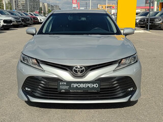 2019 Toyota Camry VIII (XV70), серебристый, 2558278 рублей, вид 2