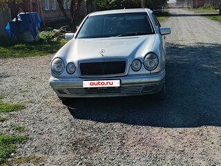 1998 Mercedes-Benz E-Класс 240 II (W210, S210), серебристый, 530000 рублей, вид 2