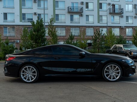 2023 BMW 8 серии 840i xDrive II (G14/G15/G16) Рестайлинг, чёрный, 10000000 рублей, вид 3