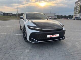 2023 Toyota Crown XVI (S230), белый, 3825000 рублей, вид 1