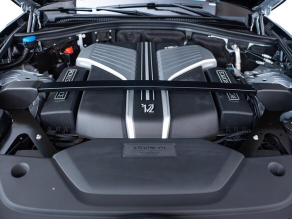2023 Rolls-Royce Phantom Extended VIII Рестайлинг (Series II), серебристый, 50000000 рублей - вид 20