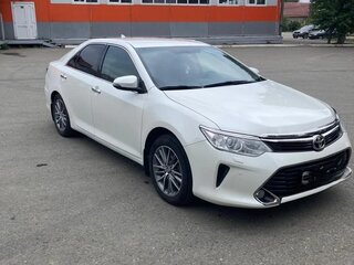 2017 Toyota Camry VII (XV50) Рестайлинг, белый, 2350000 рублей, вид 2