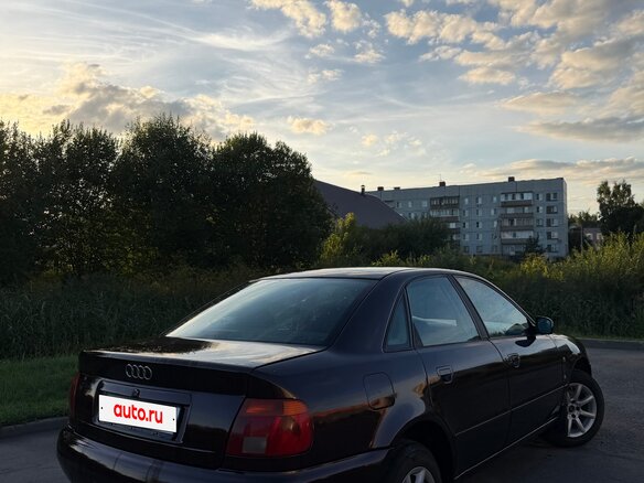 1995 Audi A4 I (B5), красный, 350000 рублей - вид 3