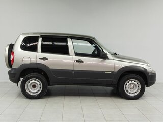 2015 Chevrolet Niva I Рестайлинг, зелёный, 635000 рублей, вид 4